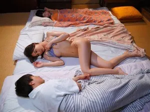 Làm tình em mông đẹp phê phọt sữa đặc vào lồn